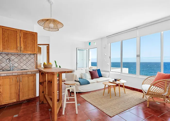 Canary Casita Next To The Atlantic Ocean