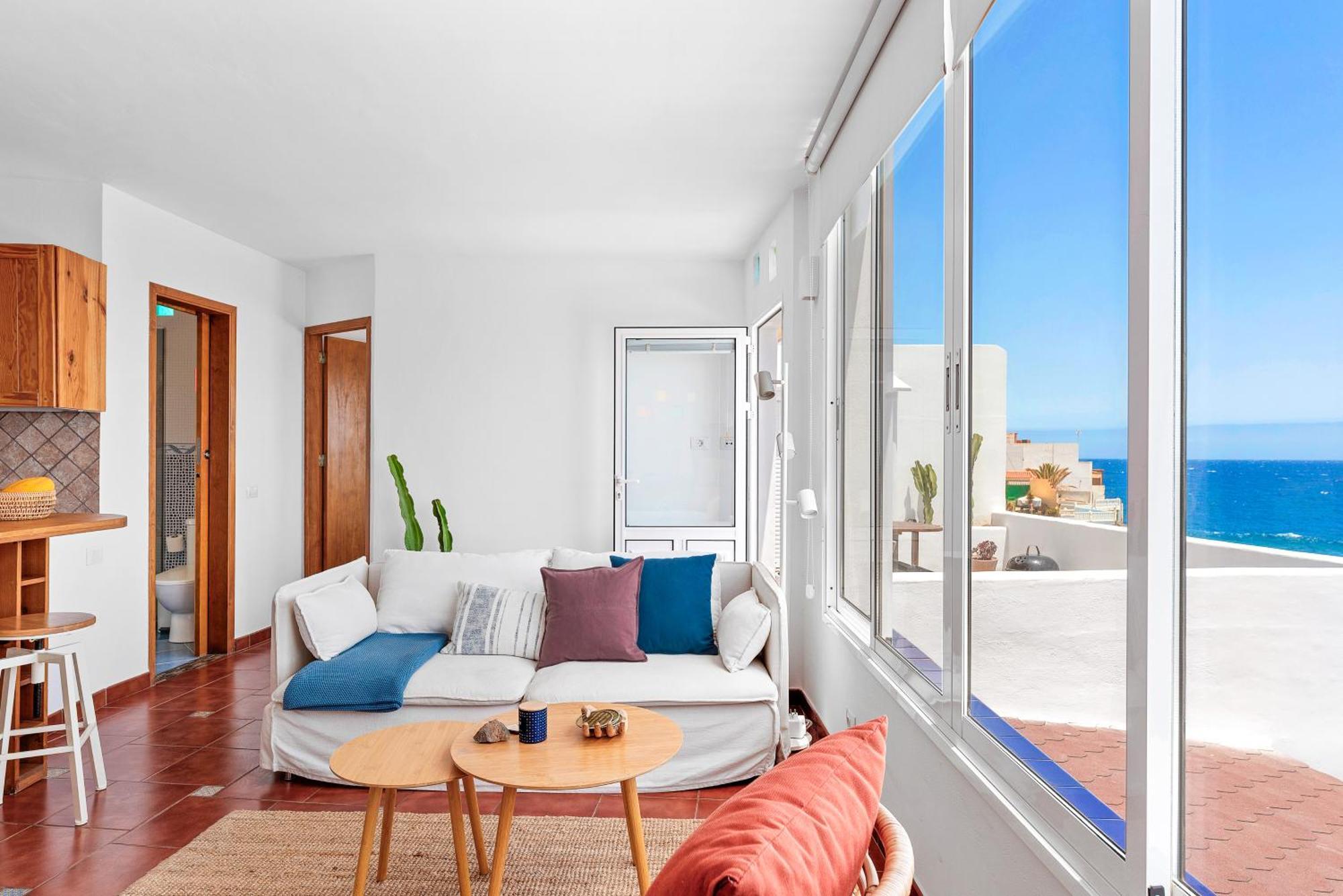 Canary Casita Next To The Atlantic Ocean